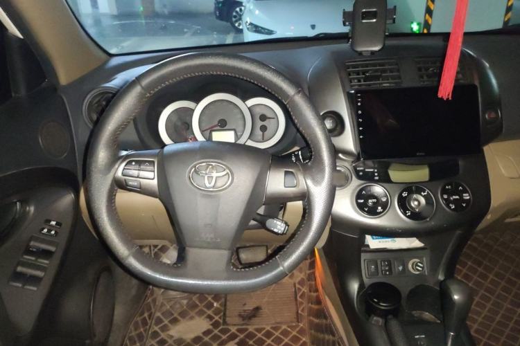 Used Toyota RAV4 2011 2.4L Automatic 4x4 Supreme Navigation Edition Steering Wheel