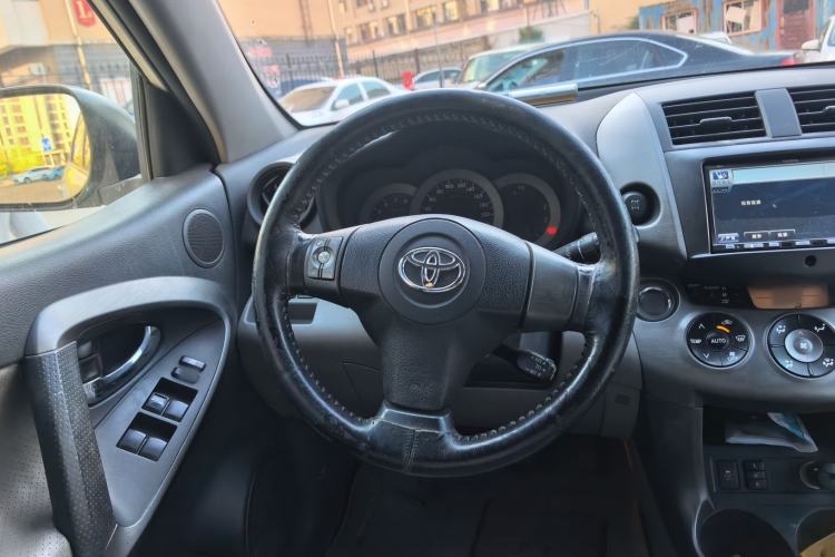Used Toyota RAV4 2011 2.4L Automatic 4x4 Luxury Edition Steering Wheel