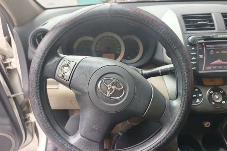 Used Toyota RAV4 2011 2.0L Automatic 4x4 Edition Steering Wheel