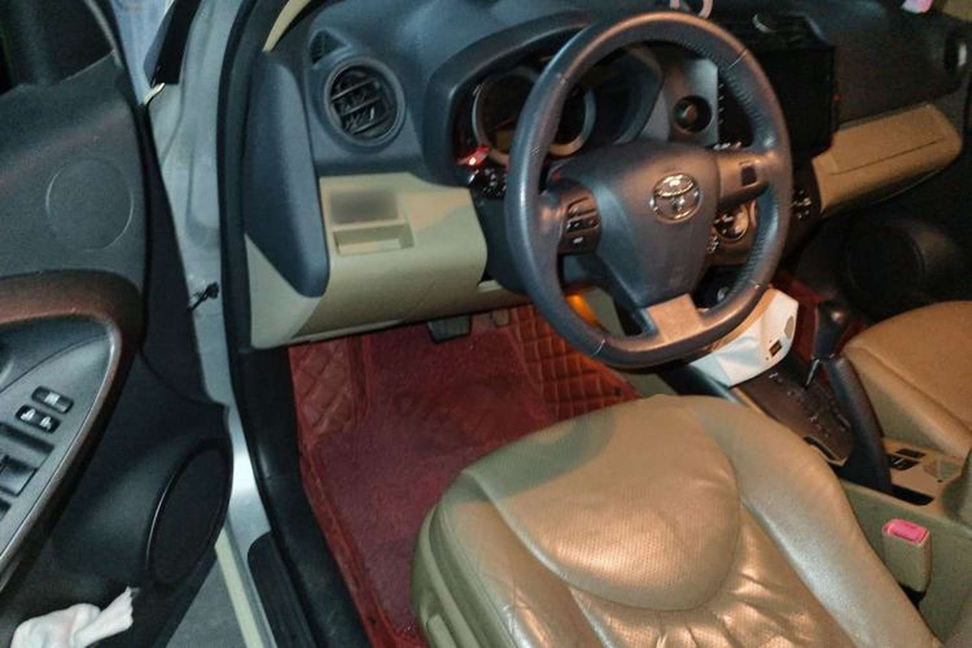 Used Toyota RAV4 2011 2.0L Automatic Luxury Edition Steering Wheel