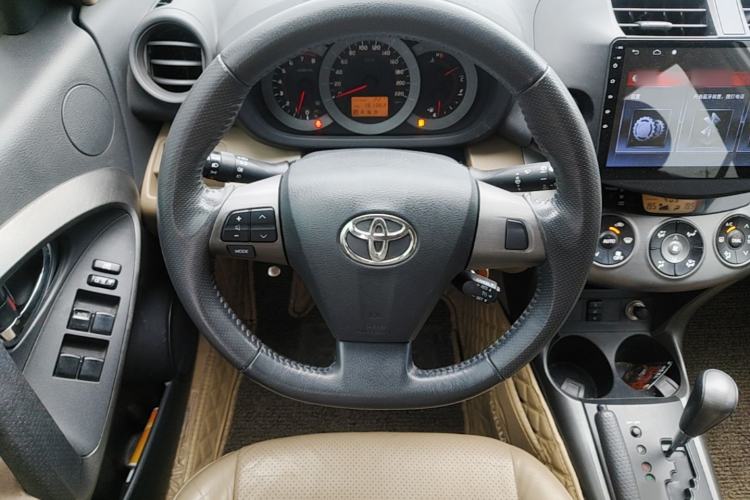 Used Toyota RAV4 2011 2.4L Automatic 4x4 Luxury Edition Steering Wheel