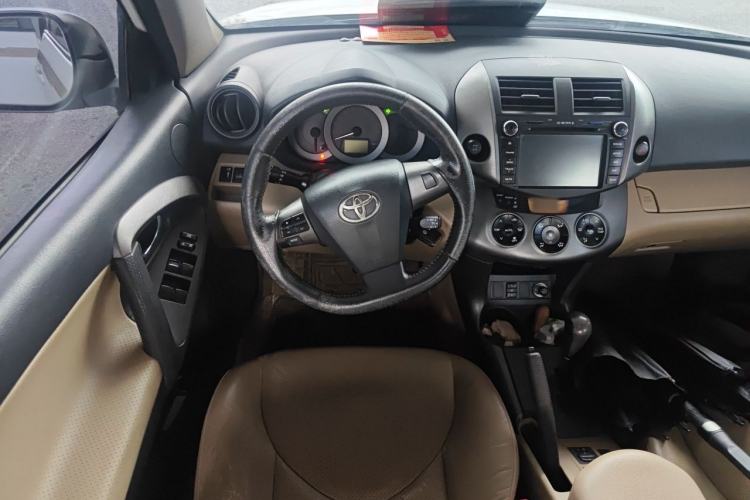Used Toyota RAV4 2011 2.4L Automatic 4x4 Luxury Edition Steering Wheel