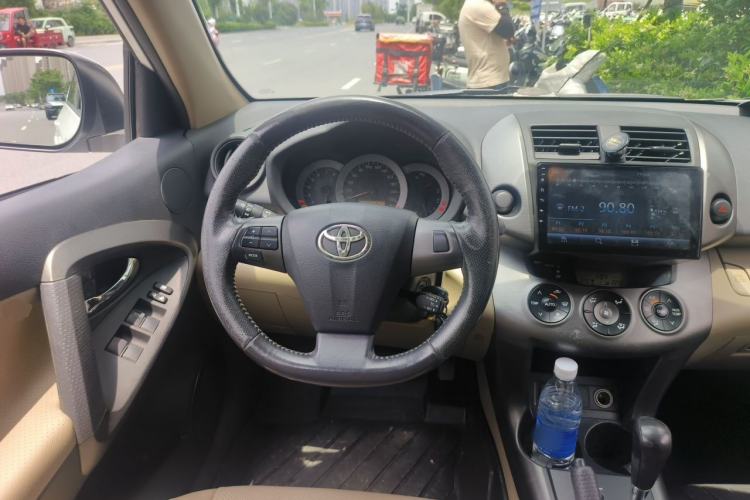 Used Toyota RAV4 2011 2.0L Automatic Luxury Edition Steering Wheel