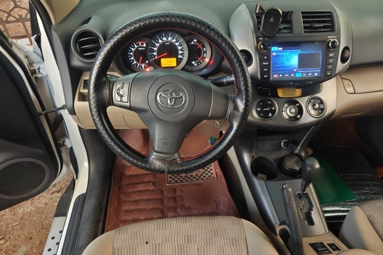 Used Toyota RAV4 2011 2.0L Automatic 4x4 Edition Steering Wheel