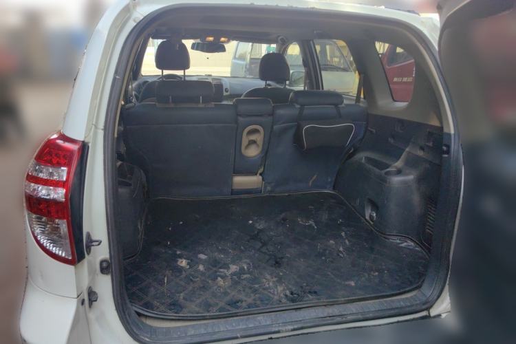Used Toyota RAV4 2011 2.0L Automatic 4x4 Edition Trunk