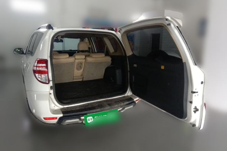 Used Toyota RAV4 2011 2.0L Automatic Classic Edition Trunk