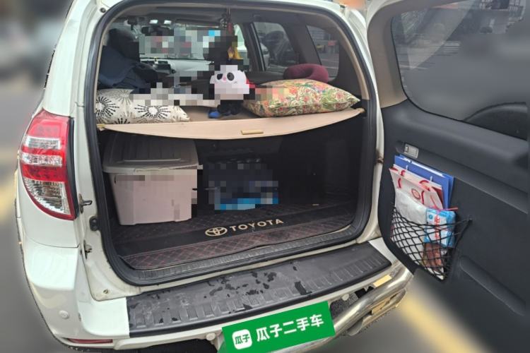Used Toyota RAV4 2011 2.0L Automatic Luxury Edition Trunk