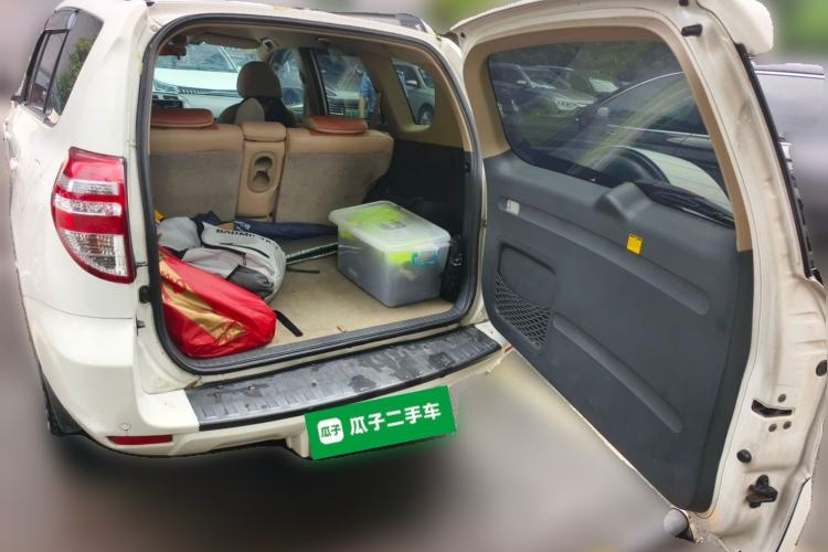 Used Toyota RAV4 2011 2.0L Automatic Classic Edition Trunk