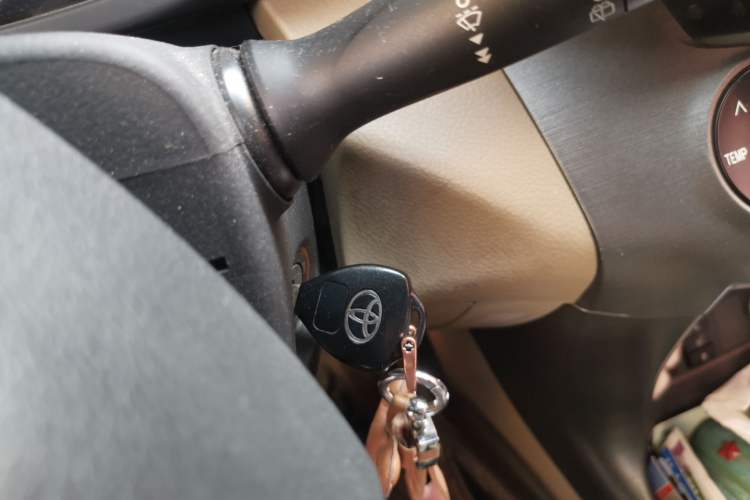 Used Toyota RAV4 2011 2.0L Automatic Luxury Edition Vehicle Key