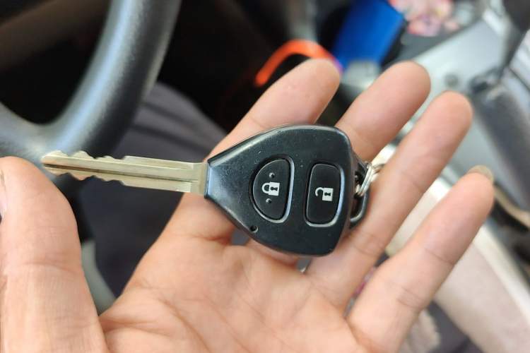 Used Toyota RAV4 2011 2.0L Automatic Classic Edition Vehicle Key