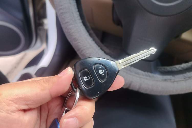 Used Toyota RAV4 2011 2.0L Automatic 4x4 Edition Vehicle Key