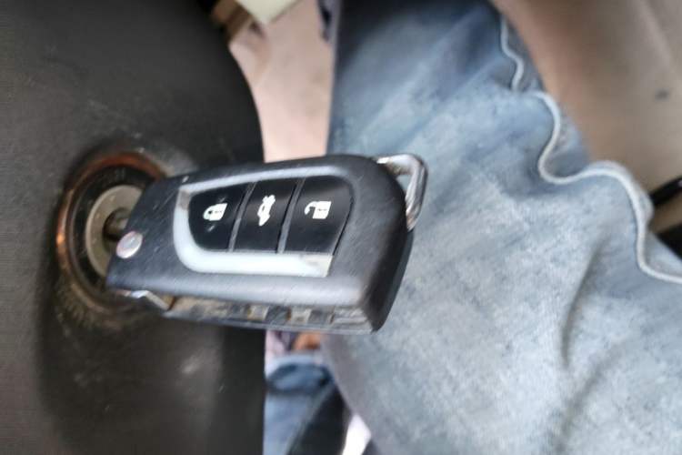 Used Toyota RAV4 2011 2.0L Automatic Classic Edition Vehicle Key