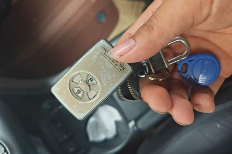 Used Toyota RAV4 2011 2.4L Automatic 4x4 Luxury Edition Vehicle Key