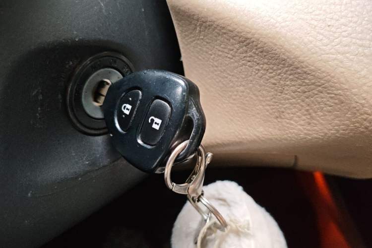 Used Toyota RAV4 2011 2.0L Automatic Luxury Edition Vehicle Key