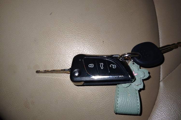 Used Toyota RAV4 2011 2.0L Automatic Classic Edition Vehicle Key