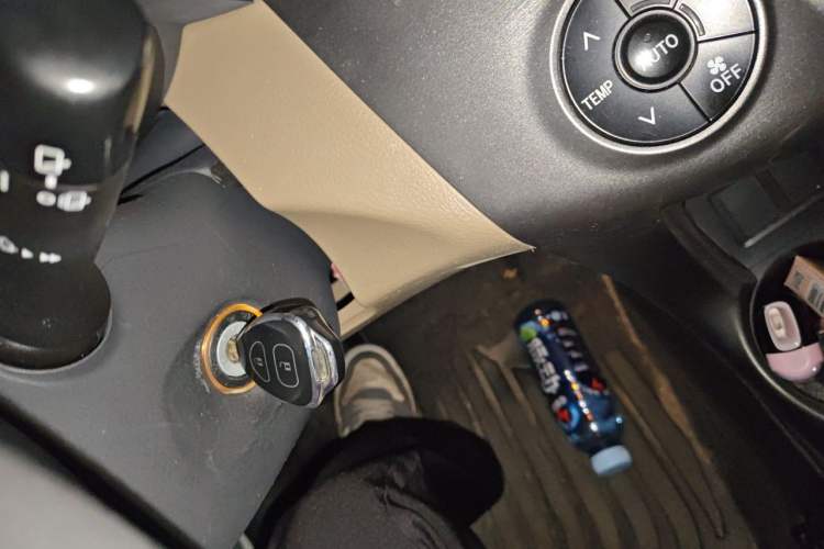 Used Toyota RAV4 2011 2.0L Automatic Classic Edition Vehicle Key