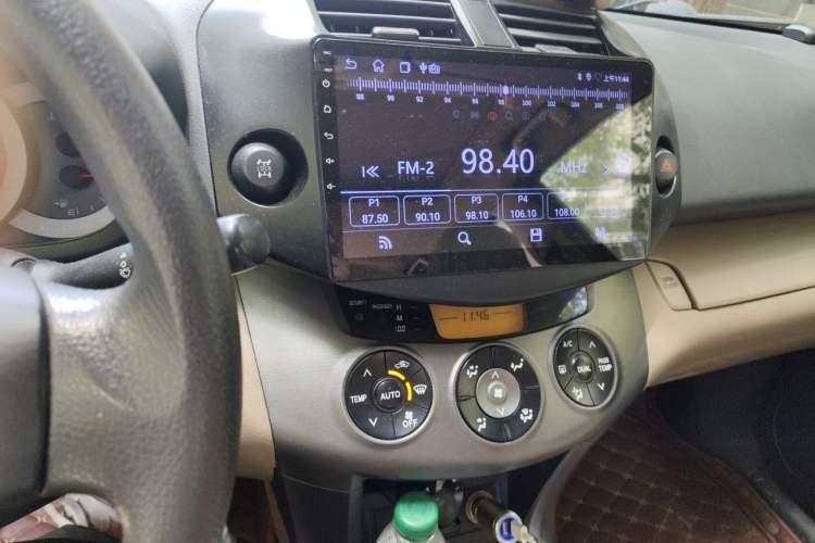 Used Toyota RAV4 2012 Luxurious Edition 2.0L Automatic All-Wheel Drive Audio And AC Panel