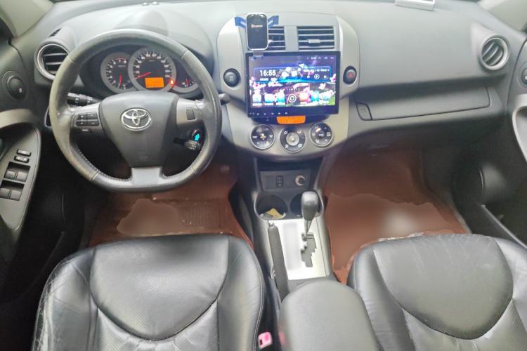 Used Toyota RAV4 2012 Luxurious 2.4L Automatic 4x4 with Stylish Features Center Console