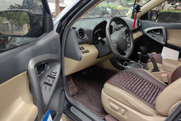 Used Toyota RAV4 2012 Luxurious 2.4L Automatic 4x4 with Stylish Features Driver Seat