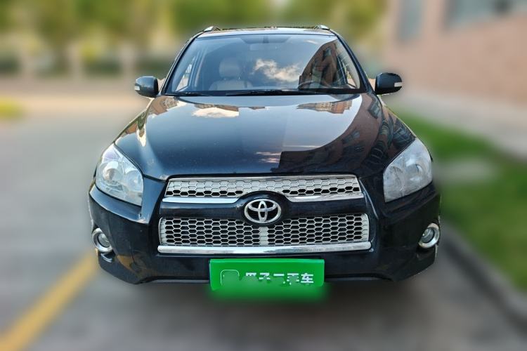 Used Toyota RAV4 2012 Luxurious 2.4L Automatic 4x4 with Stylish Features Front