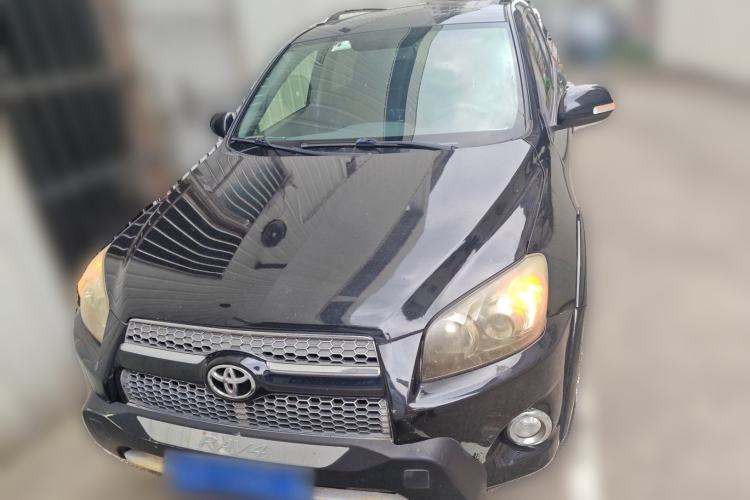 Used Toyota RAV4 2012 Luxurious 2.4L Automatic 4x4 with Stylish Features Front