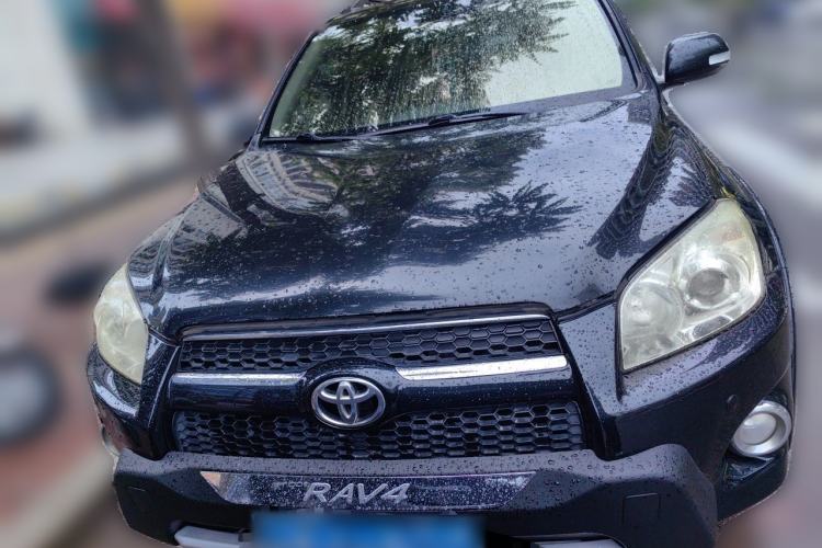 Used Toyota RAV4 2012 Luxurious 2.4L Automatic 4x4 with Stylish Features Front