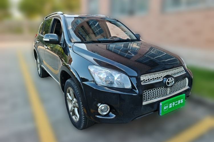 Used Toyota RAV4 2012 Luxurious 2.4L Automatic 4x4 with Stylish Features Front Right 45 Deg