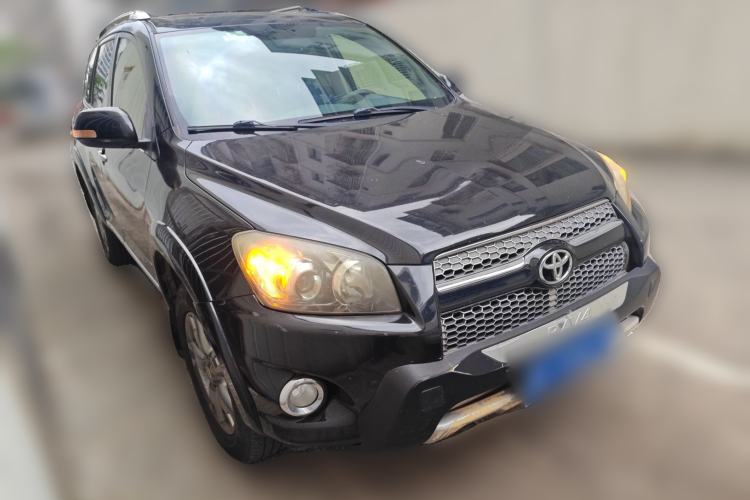 Used Toyota RAV4 2012 Luxurious 2.4L Automatic 4x4 with Stylish Features Front Right 45 Deg