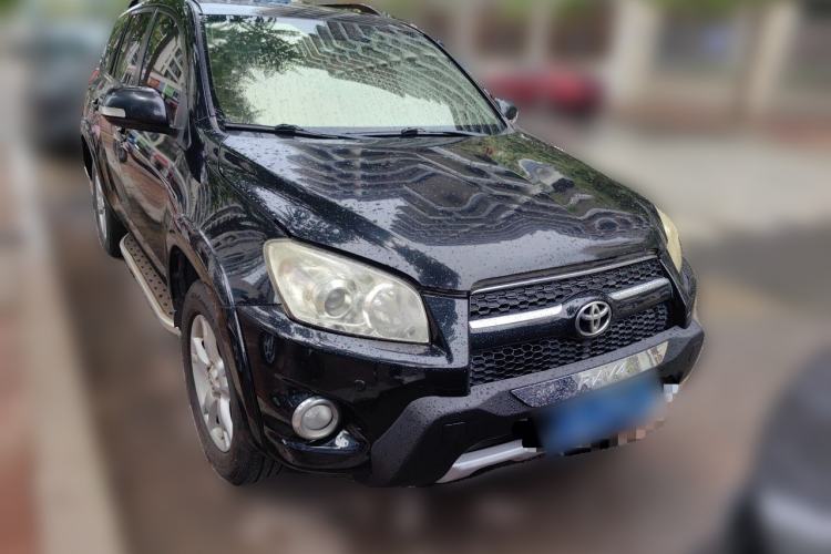 Used Toyota RAV4 2012 Luxurious 2.4L Automatic 4x4 with Stylish Features Front Right 45 Deg