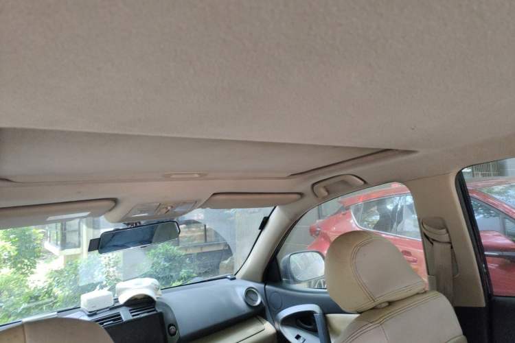 Used Toyota RAV4 2012 Luxurious Edition 2.0L Automatic All-Wheel Drive Headliner