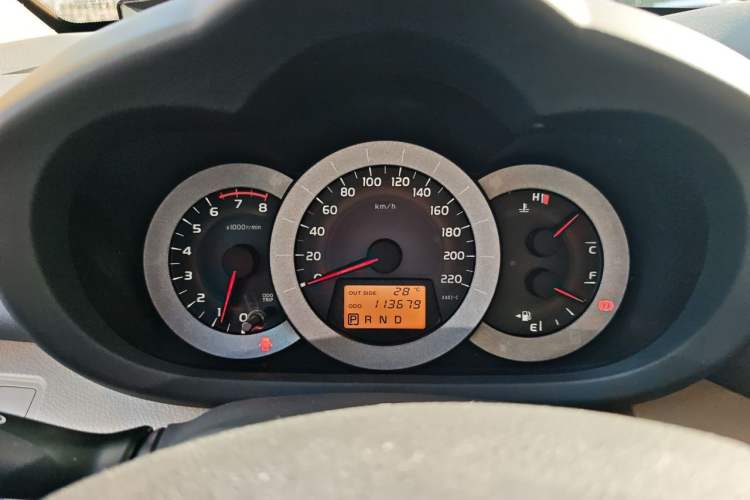 Used Toyota RAV4 2012 Luxurious 2.4L Automatic 4x4 with Stylish Features Instrument Cluster