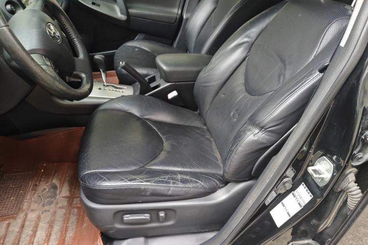 Used Toyota RAV4 2012 Luxurious 2.4L Automatic 4x4 with Stylish Features Left Front Seat