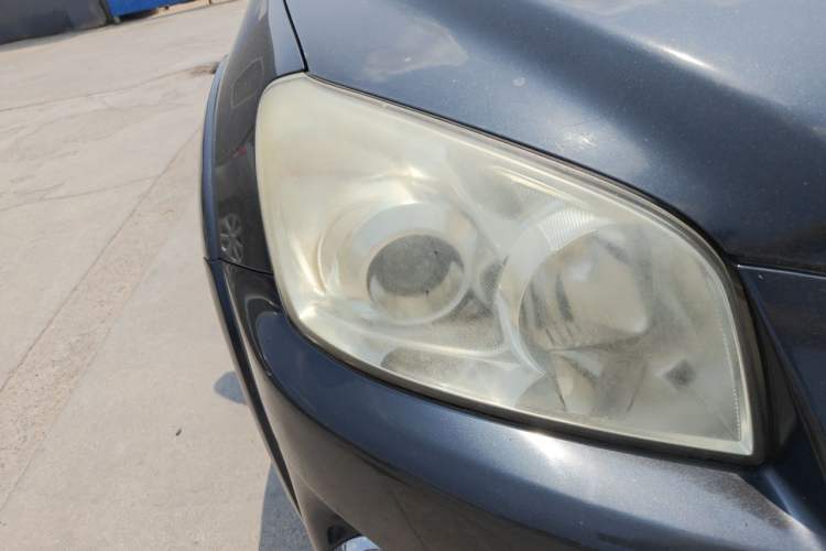Used Toyota RAV4 2012 Luxurious Edition 2.0L Automatic All-Wheel Drive Right Front Headlight