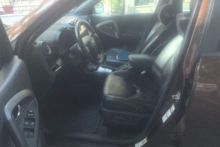 Used Toyota RAV4 2012 Luxurious 2.4L Automatic 4x4 with Stylish Features Driver Seat