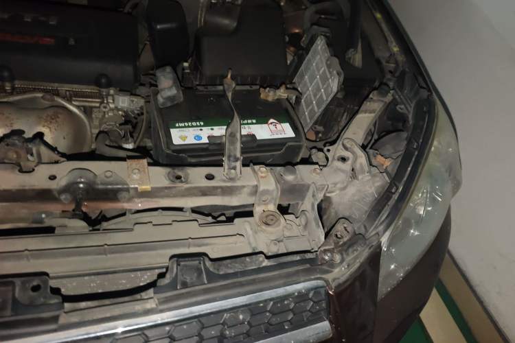 Used Toyota RAV4 2012 Luxurious 2.4L Automatic 4x4 with Stylish Features Engine Bay Left