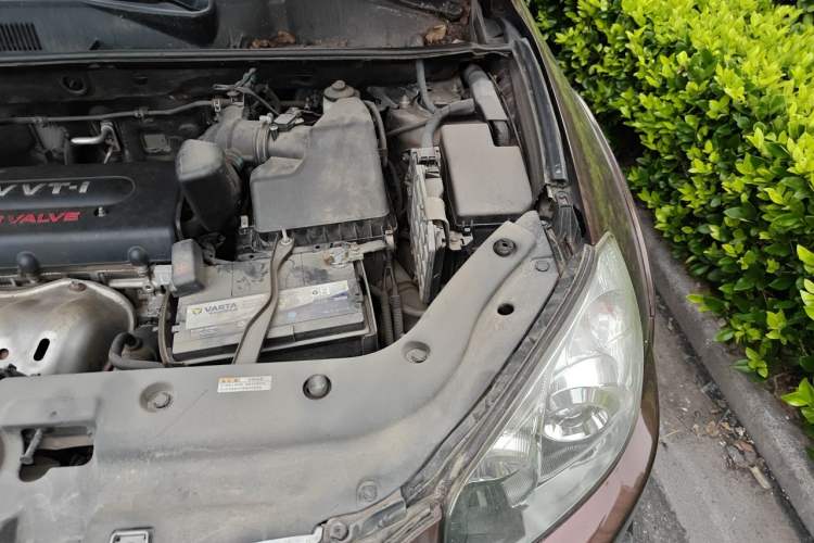 Used Toyota RAV4 2012 Luxurious Edition 2.0L Automatic All-Wheel Drive Engine Bay Left