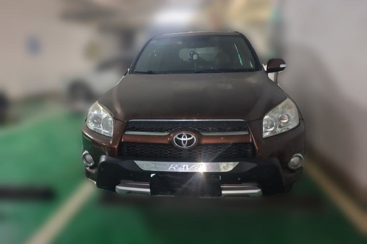Used Toyota RAV4 2012 Luxurious 2.4L Automatic 4x4 with Stylish Features Front