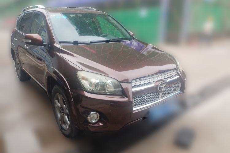 Used Toyota RAV4 2012 Luxurious 2.4L Automatic 4x4 with Stylish Features Front Right 45 Deg
