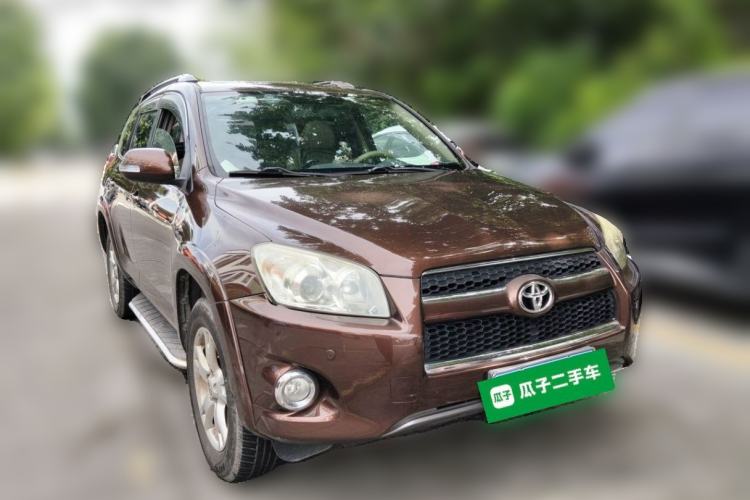 Used Toyota RAV4 2012 Luxurious 2.4L Automatic 4x4 with Stylish Features Front Right 45 Deg