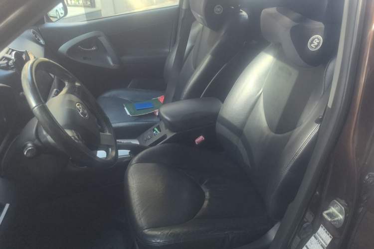 Used Toyota RAV4 2012 Luxurious 2.4L Automatic 4x4 with Stylish Features Left Front Seat