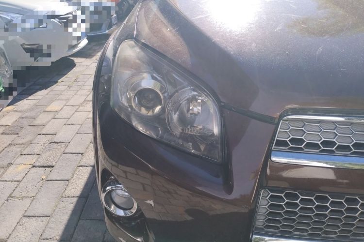 Used Toyota RAV4 2012 Luxurious Edition 2.0L Automatic All-Wheel Drive Right Front Headlight