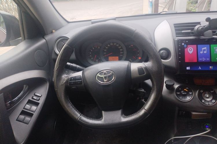 Used Toyota RAV4 2012 Luxurious 2.4L Automatic 4x4 with Stylish Features Steering Wheel