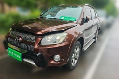 Used Toyota RAV4 2012 Luxurious 2.4L Automatic 4x4 with Stylish Features