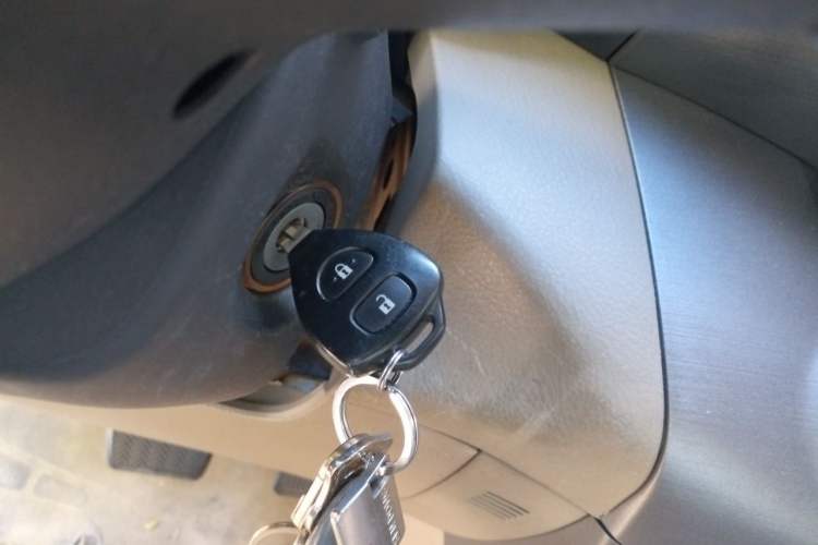 Used Toyota RAV4 2012 Luxurious Edition 2.0L Automatic All-Wheel Drive Vehicle Key