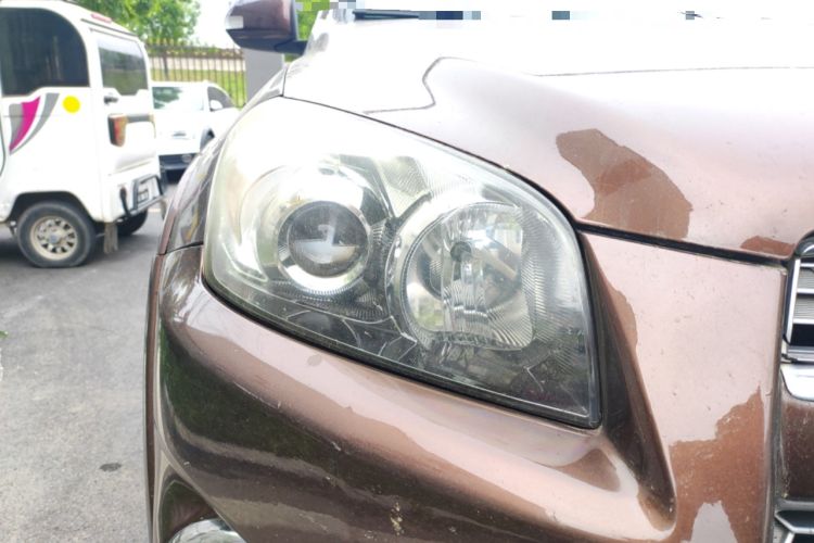 Used Toyota RAV4 2012 Luxurious Edition 2.0L Automatic All-Wheel Drive Right Front Headlight