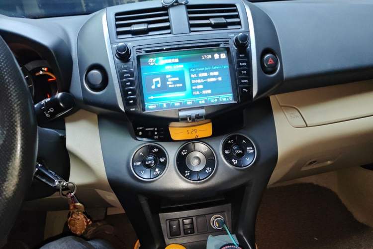 Used Toyota RAV4 2012 Luxurious Edition 2.0L Automatic All-Wheel Drive Audio And AC Panel