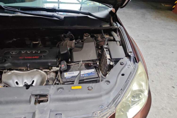 Used Toyota RAV4 2012 Luxurious Edition 2.0L Automatic All-Wheel Drive Engine Bay Left
