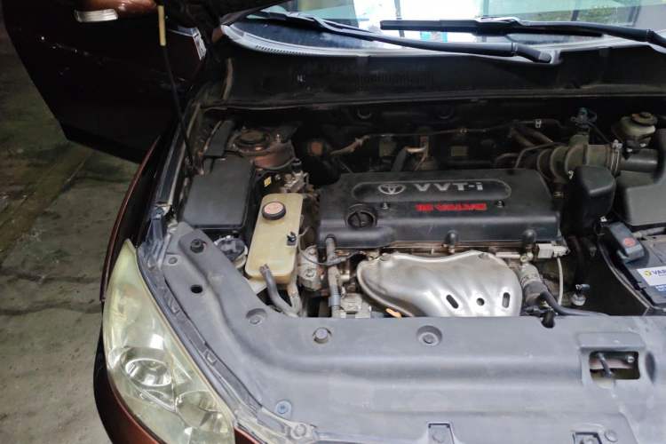 Used Toyota RAV4 2012 Luxurious Edition 2.0L Automatic All-Wheel Drive Engine Bay Right