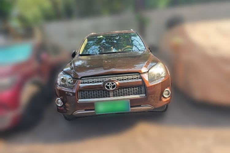 Used Toyota RAV4 2012 Luxurious Edition 2.0L Automatic All-Wheel Drive Front