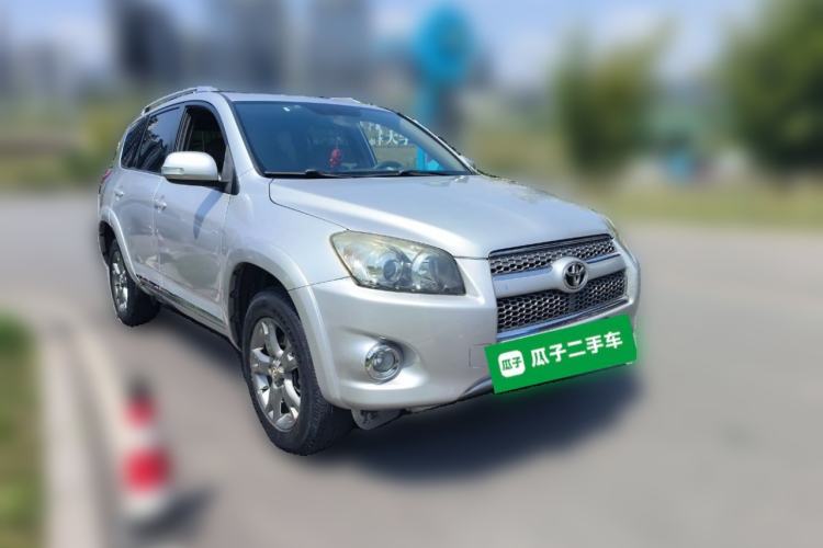 Used Toyota RAV4 2012 Luxurious 2.4L Automatic 4x4 with Stylish Features Front Right 45 Deg
